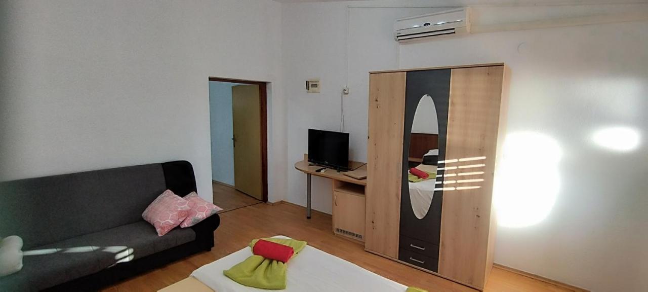 Apartments Andela Starigrad Paklenica Esterno foto