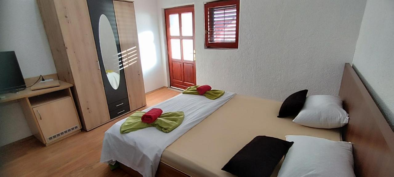 Apartments Andela Starigrad Paklenica Esterno foto