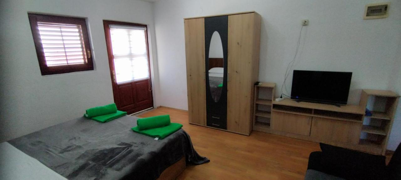 Apartments Andela Starigrad Paklenica Esterno foto